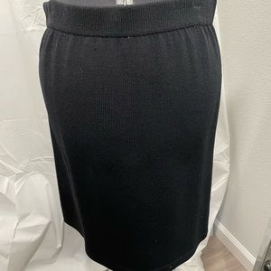 St. John Basic Skirt